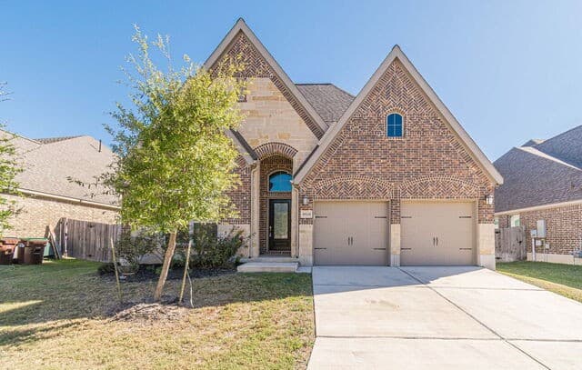4-bedroom rental at 8826 Haystack Rd in San Antonio, TX — photo 1