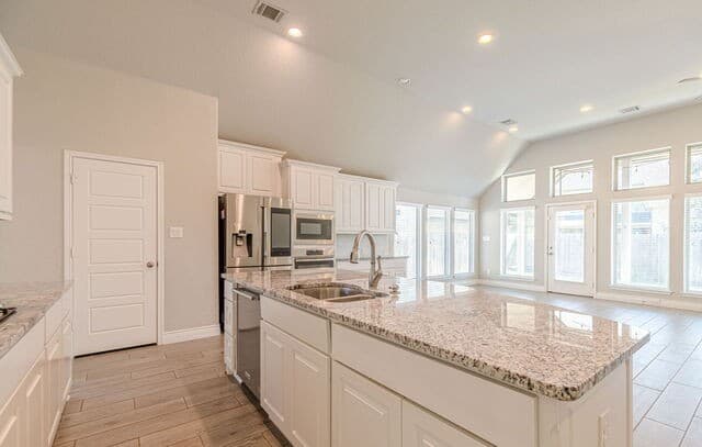 4-bedroom rental at 8826 Haystack Rd in San Antonio, TX — photo 4