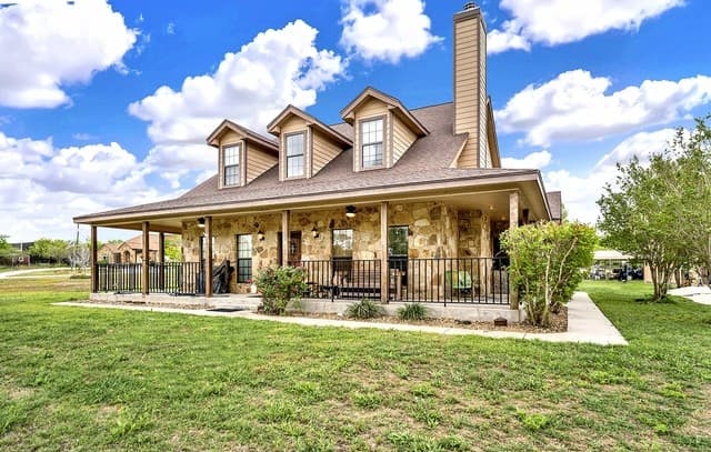 3-bedroom rental at 3283 Hartfield in La Vernia, TX — photo 1