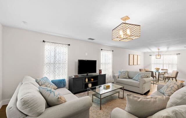4-bedroom rental at 11036 Kimes Park Dr in San Antonio, TX — photo 3
