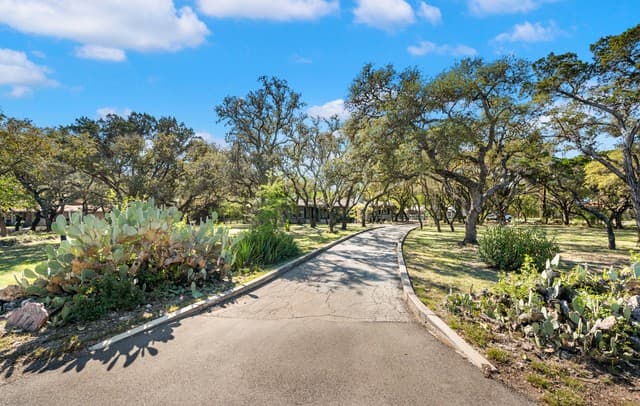 3-bedroom rental at 114 Wagon Trail Road in Shavano Park, TX — photo 1