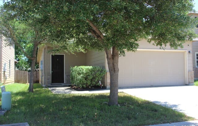 3-bedroom rental at 482 Walnut in Selma, TX — photo 1