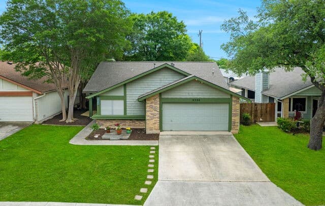3-bedroom rental at 9338 Points Edge in San Antonio, TX — photo 1