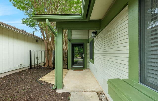 3-bedroom rental at 9338 Points Edge in San Antonio, TX — photo 2