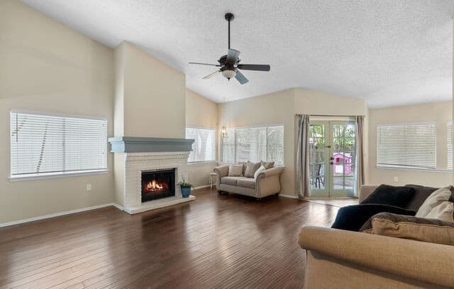 3-bedroom rental at 9338 Points Edge in San Antonio, TX — photo 4