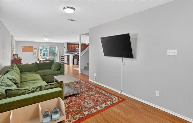 3-bedroom rental at 5322 Harefield in San Antonio, TX — photo 2