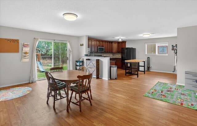3-bedroom rental at 5322 Harefield in San Antonio, TX — photo 3