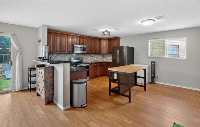 3-bedroom rental at 5322 Harefield in San Antonio, TX — photo 5