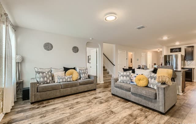 5-bedroom rental at 13322 Silky Rye in San Antonio, TX — photo 5