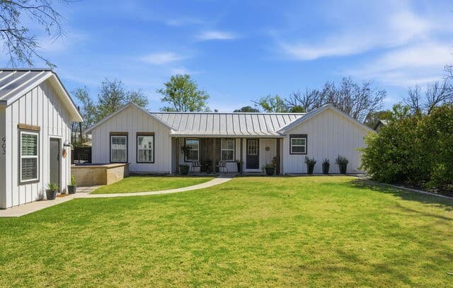 2-bedroom rental at 903 Front St. in Comfort, TX — photo 1