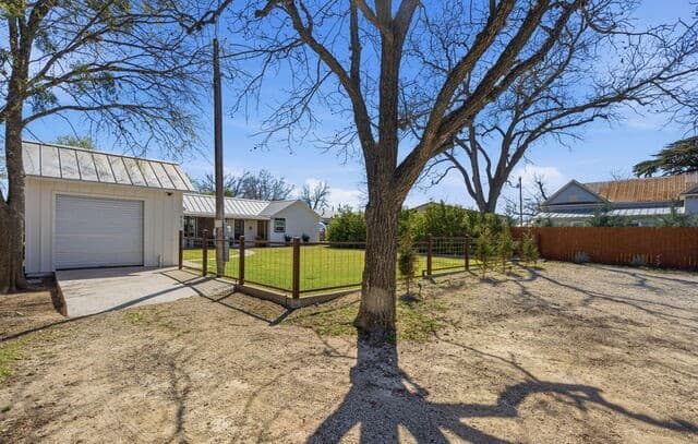 2-bedroom rental at 903 Front St. in Comfort, TX — photo 4