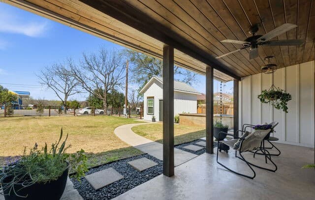 2-bedroom rental at 903 Front St. in Comfort, TX — photo 5