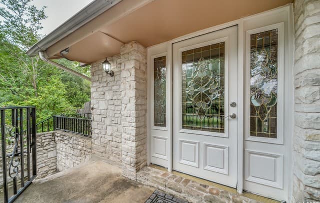 5-bedroom rental at 9106 Saddle Trl in San Antonio, TX — photo 5