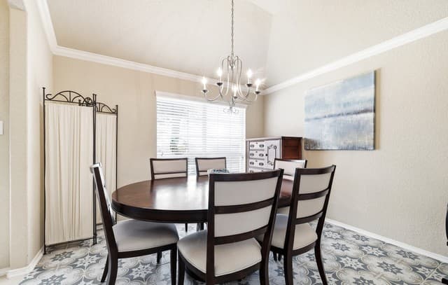 4-bedroom rental at 14411 High Plains Dr in San Antonio, TX — photo 4