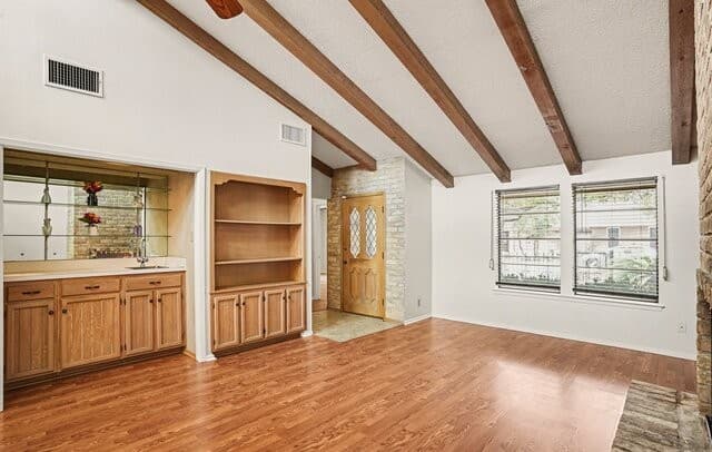 3-bedroom rental at 13622 Landmark in San Antonio, TX — photo 4