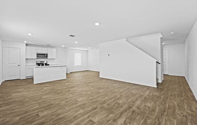 5-bedroom rental at 4259 Marjoram Landing in Von Ormy, TX — photo 5