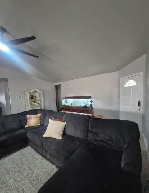 3-bedroom rental at 15011 Enchanted Castle in San Antonio, TX — photo 5