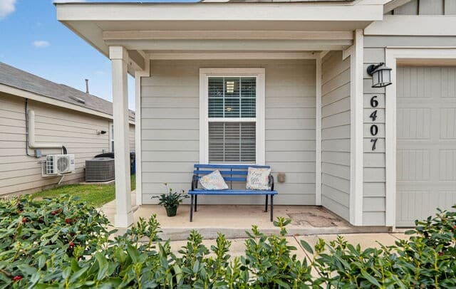 2-bedroom rental at 6407 Delgado in San Antonio, TX — photo 4
