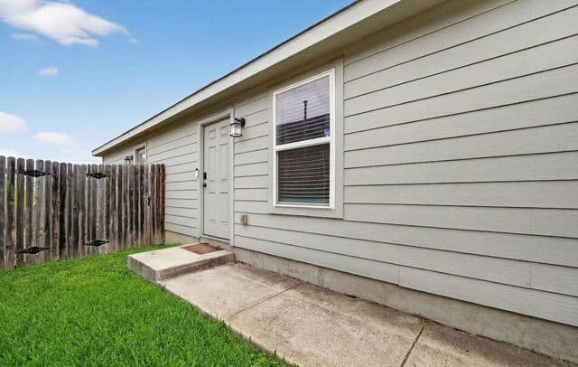 2-bedroom rental at 6407 Delgado in San Antonio, TX — photo 5
