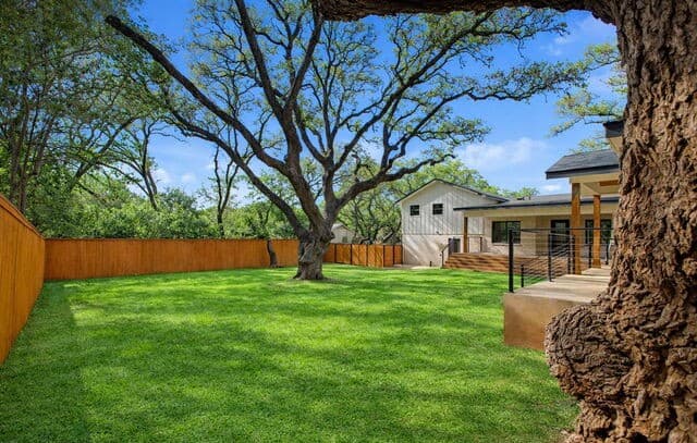 5-bedroom rental at 118 Tiger Tail in Hollywood Park, TX — photo 4