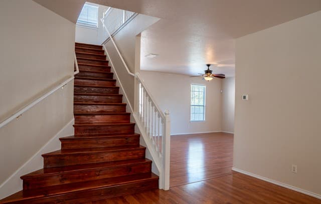4-bedroom rental at 6721 Spearwood in Live Oak, TX — photo 4