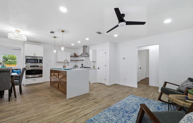 4-bedroom rental at 551 Merritt in San Antonio, TX — photo 3