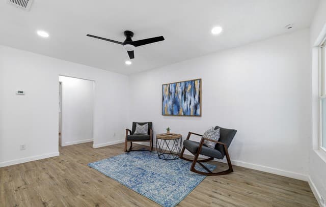 4-bedroom rental at 551 Merritt in San Antonio, TX — photo 5