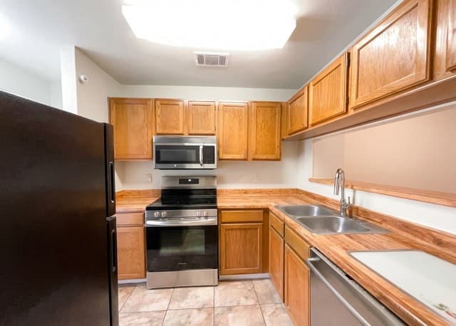 2-bedroom rental at 7880 Micron in San Antonio, TX — photo 1