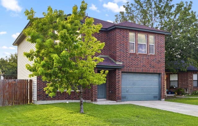 3-bedroom rental at 7839 Cortland Oak in San Antonio, TX — photo 2