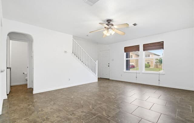 3-bedroom rental at 7839 Cortland Oak in San Antonio, TX — photo 4