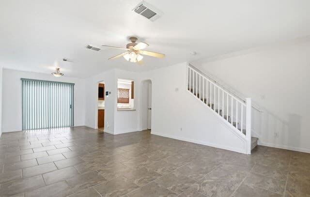 3-bedroom rental at 7839 Cortland Oak in San Antonio, TX — photo 5