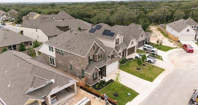 4-bedroom rental at 12372 Goulding in San Antonio, TX — photo 2
