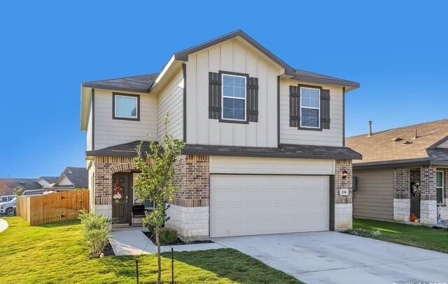 4-bedroom rental at 116 Middle Green in Floresville, TX — photo 3