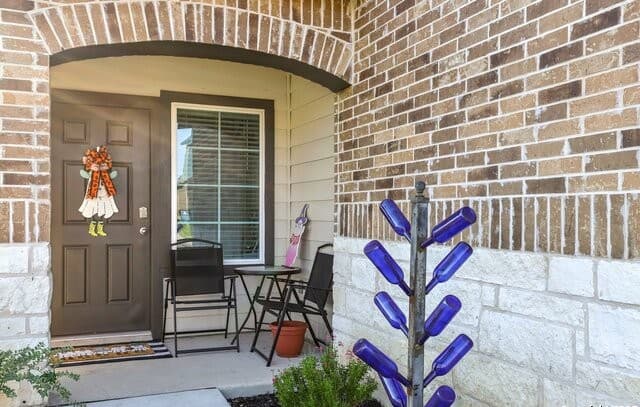 4-bedroom rental at 116 Middle Green in Floresville, TX — photo 5