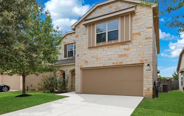 3-bedroom rental at 11538 Pelican Pass in San Antonio, TX — photo 1