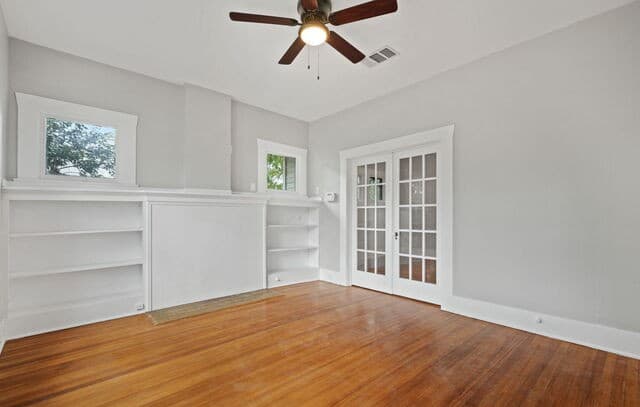 2-bedroom rental at 627 W Mulberry Ave in San Antonio, TX — photo 5
