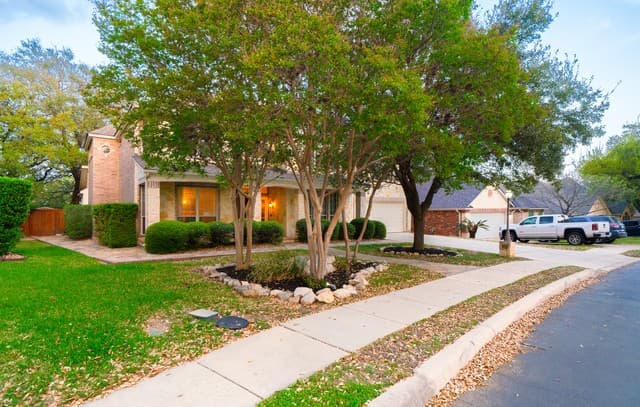 4-bedroom rental at 13034 Wild Heart in Helotes, TX — photo 3