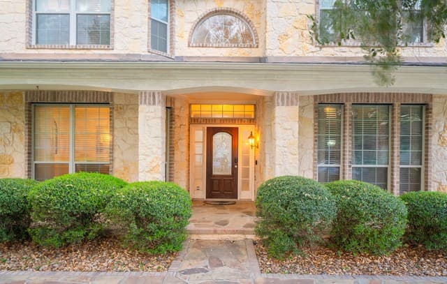 4-bedroom rental at 13034 Wild Heart in Helotes, TX — photo 4