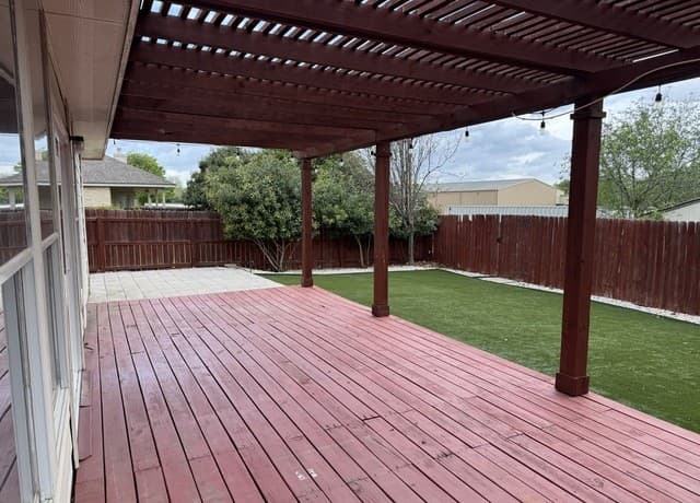 3-bedroom rental at 24510 Wine Rose in San Antonio, TX — photo 4