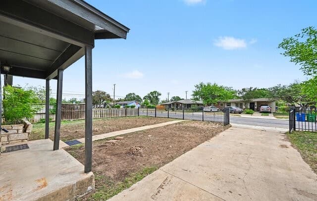 3-bedroom rental at 287 Harcourt in San Antonio, TX — photo 5