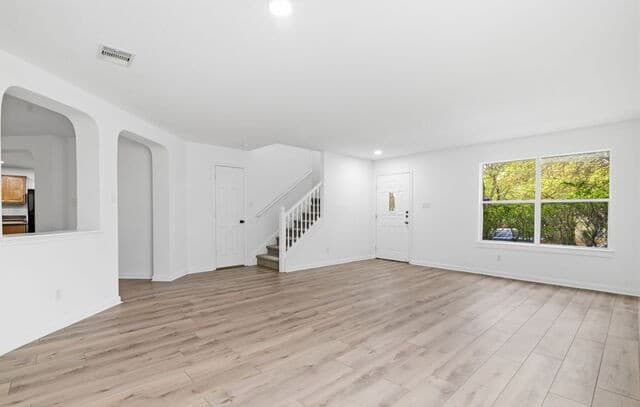 5-bedroom rental at 4750 Bending Grove in San Antonio, TX — photo 4