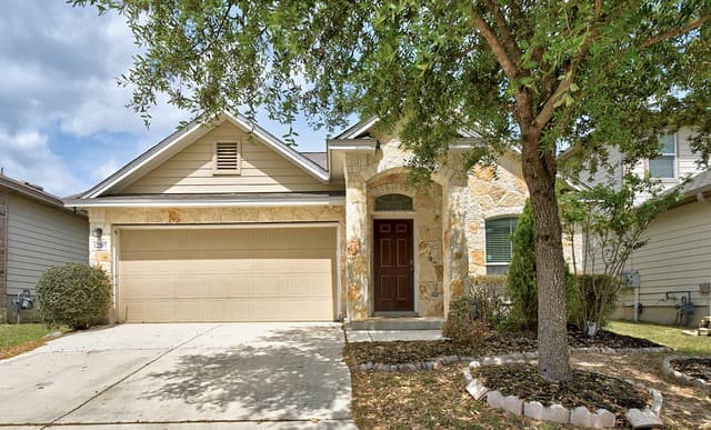 3-bedroom rental at 12207 Hamlin in San Antonio, TX — photo 2