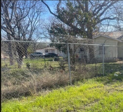 rental at 7330 Quintana in San Antonio, TX — photo 4