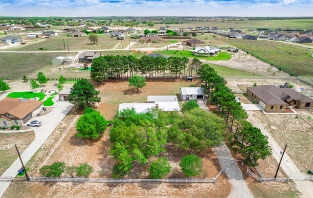 3-bedroom rental at 213 Bluebonnet Ridge in La Vernia, TX — photo 2