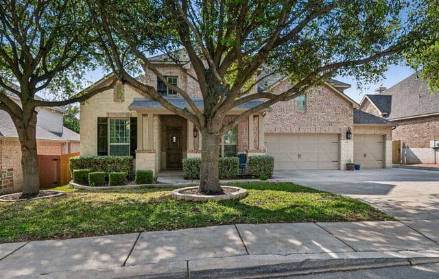 5-bedroom rental at 25815 Raven Ridge in San Antonio, TX — photo 2