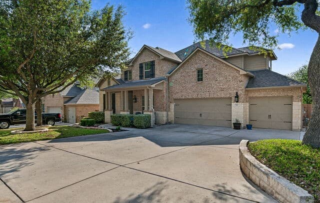 5-bedroom rental at 25815 Raven Ridge in San Antonio, TX — photo 3