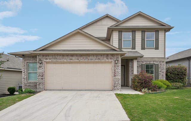 4-bedroom rental at 7615 Champion Creek in San Antonio, TX — photo 1