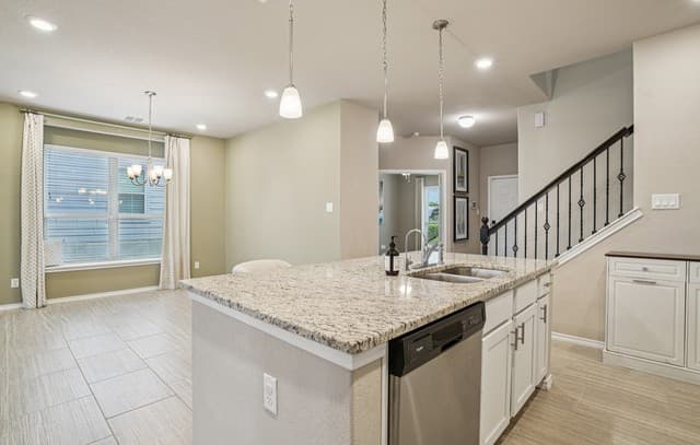 4-bedroom rental at 7615 Champion Creek in San Antonio, TX — photo 4