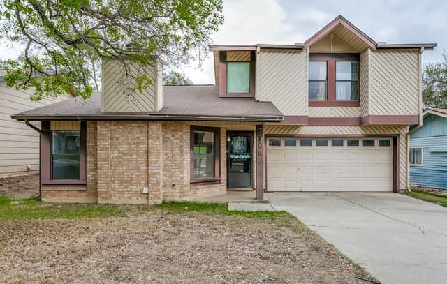 3-bedroom rental at 7706 Clear Ridge in San Antonio, TX — photo 2
