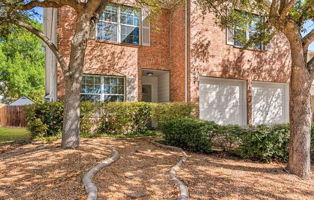 4-bedroom rental at 1651 Mountain Brk in Schertz, TX — photo 2